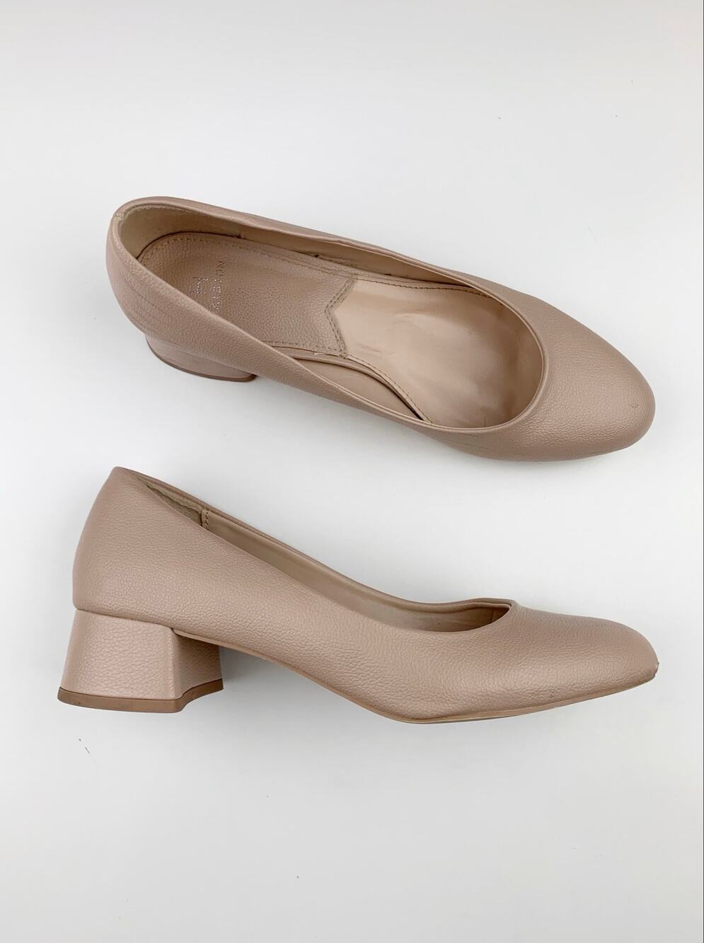 H by Halston Dejavu Block Heel Pumps Beige Leather Slip On Shoes Women's 9